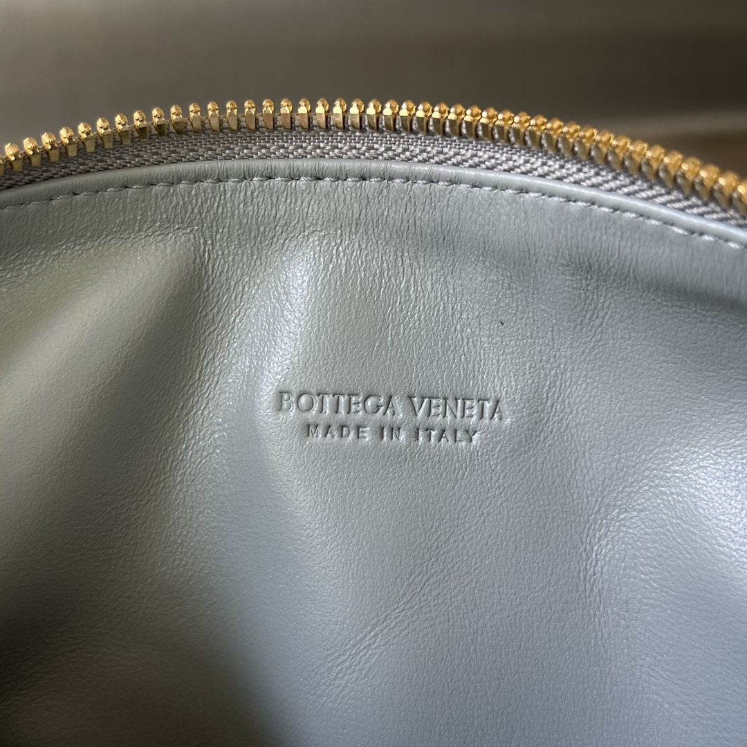bo*te*ga Ve*ne*ta mini wallace