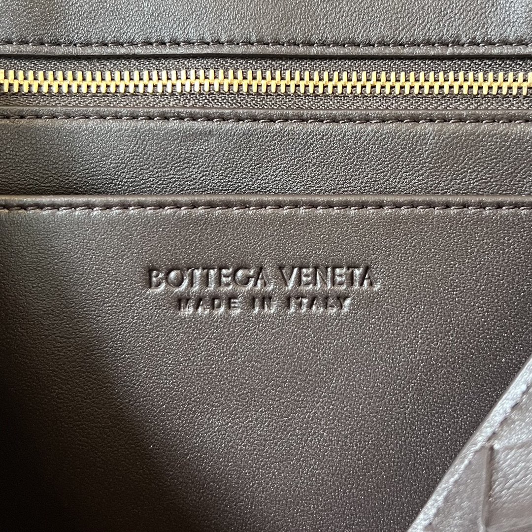bo*te*ga Ve*ne*ta small east/west andiamo