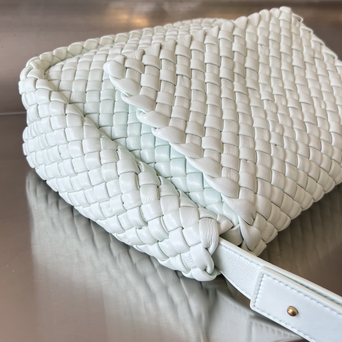 bo*te*ga Ve*ne*ta small cobble shoulder bag