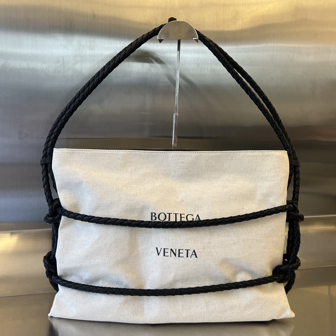 bo*te*ga Ve*ne*ta tote