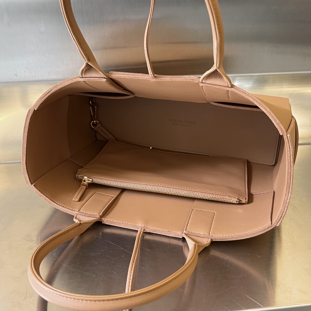 bo*te*ga Ve*ne*ta bv small arco tote bag