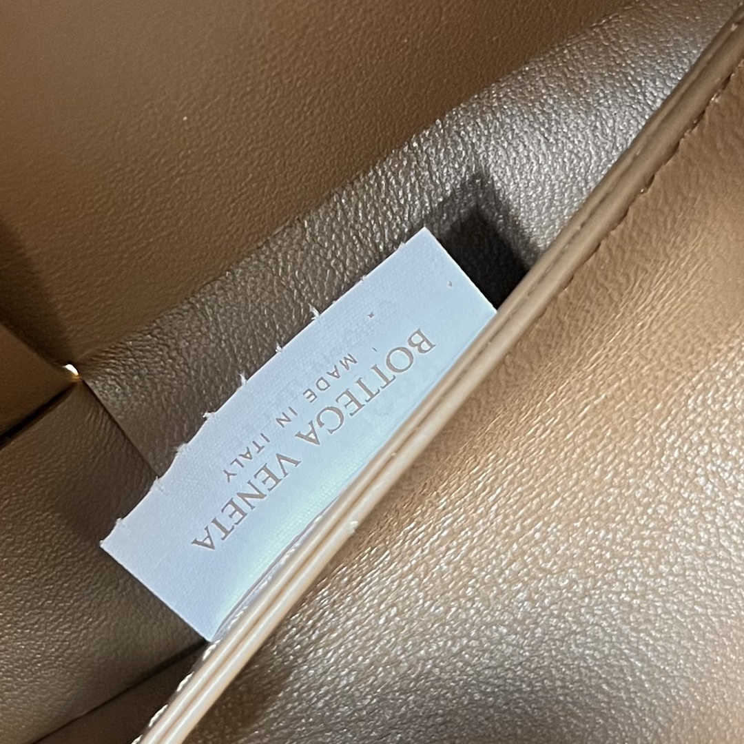 bo*te*ga Ve*ne*ta small arco tote bag