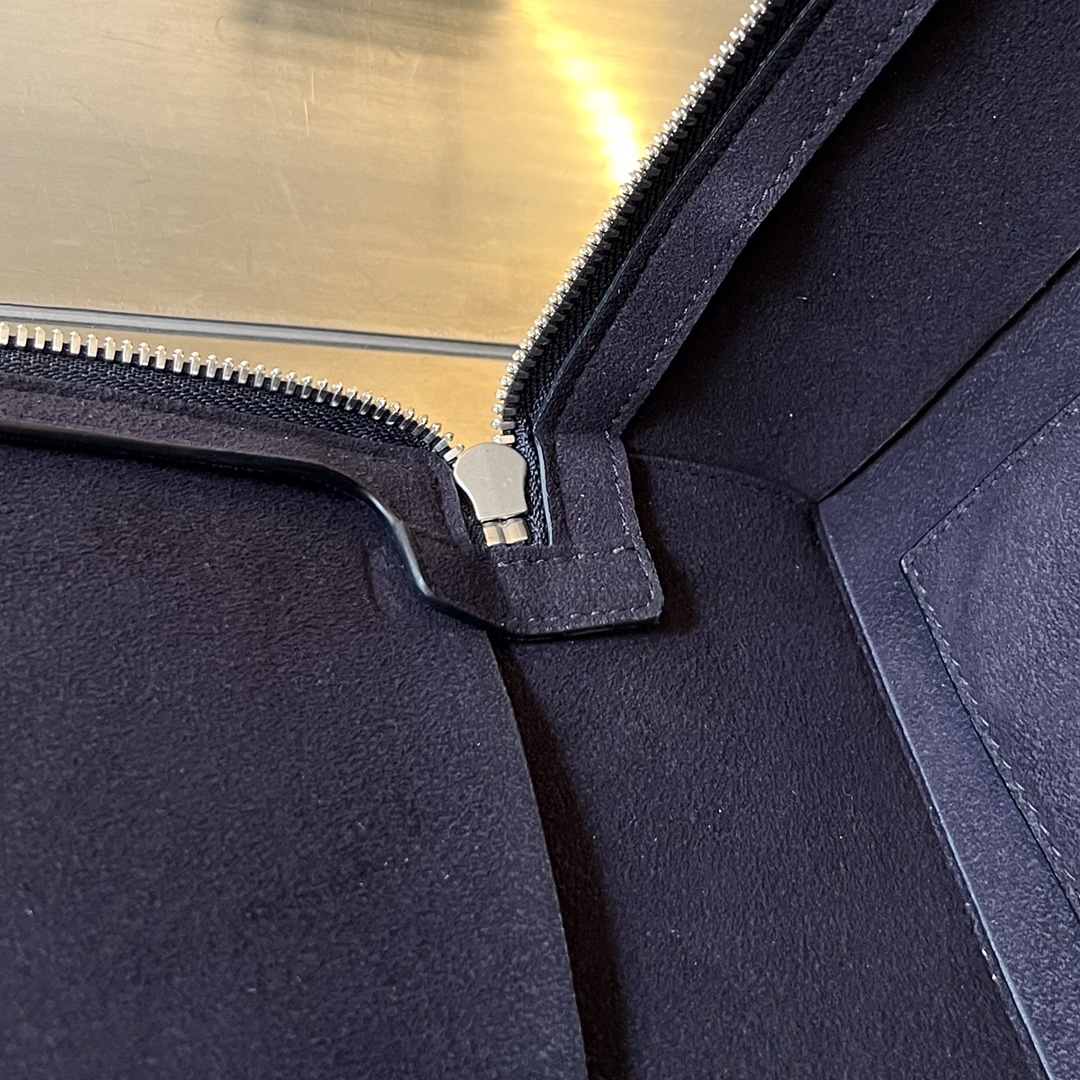 bo*te*ga Ve*ne*ta arco briefcase