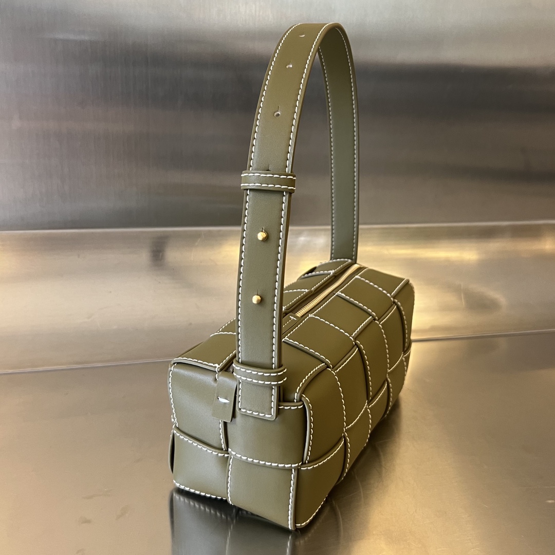 bo*te*ga Ve*ne*ta small brick cassette