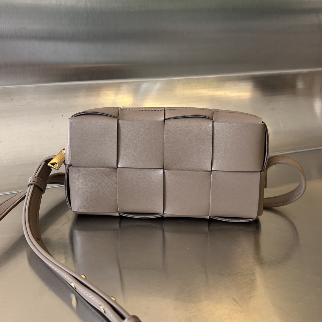bo*te*ga Ve*ne*ta mini cassette cross-body bag