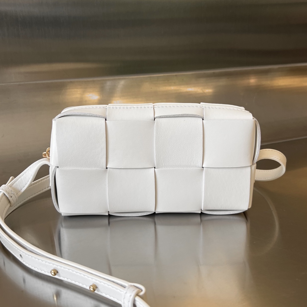 bo*te*ga Ve*ne*ta mini cassette cross-body bag