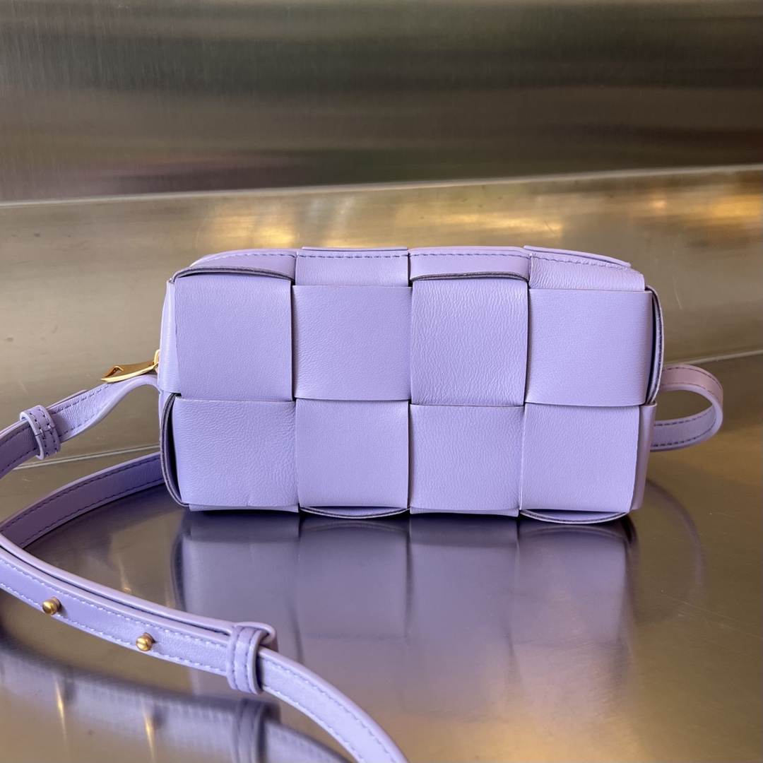bo*te*ga Ve*ne*ta mini cassette cross-body bag
