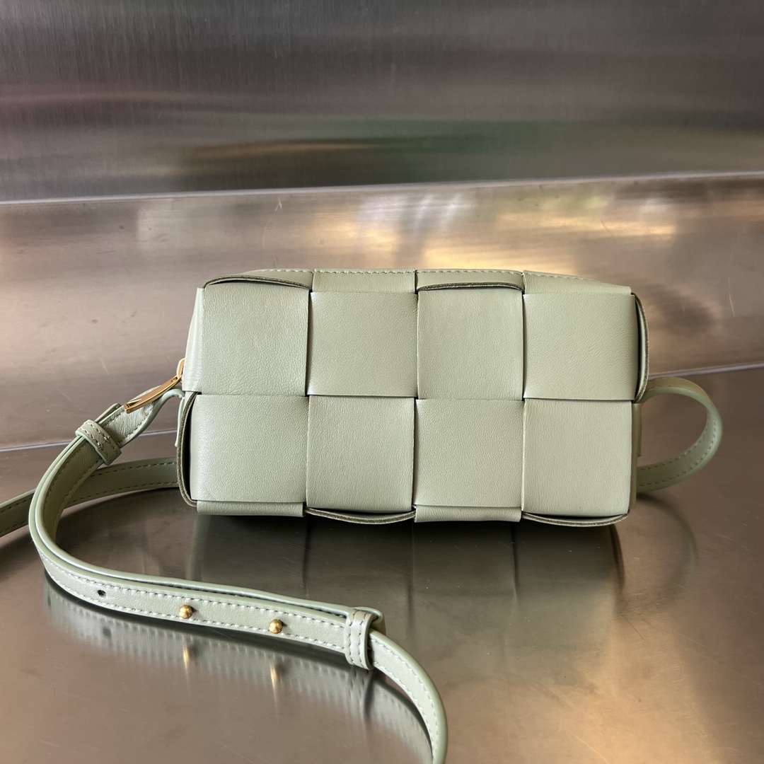 bo*te*ga Ve*ne*ta mini cassette cross-body bag