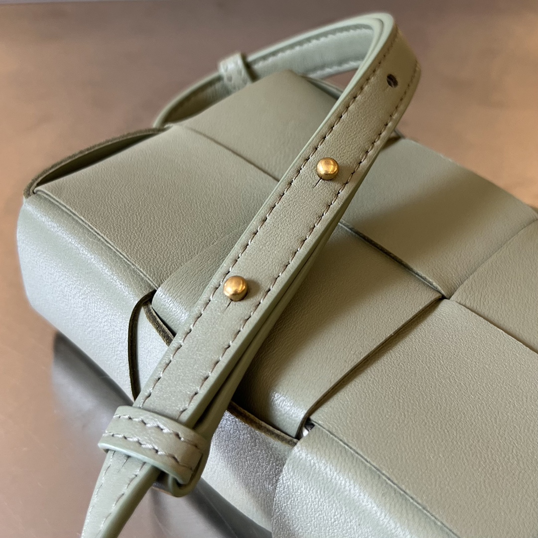 bo*te*ga Ve*ne*ta mini cassette cross-body bag