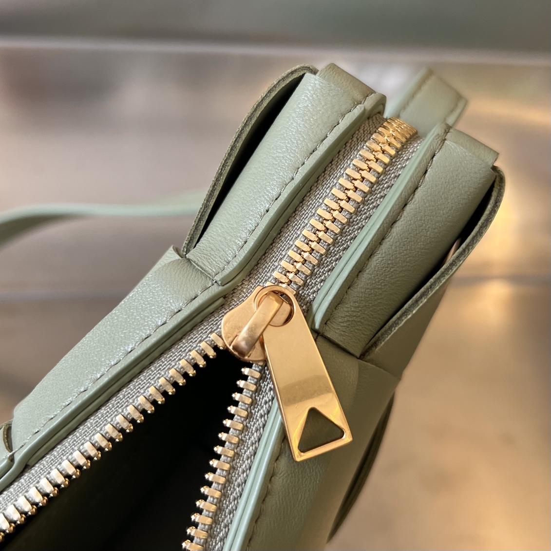 bo*te*ga Ve*ne*ta mini cassette cross-body bag