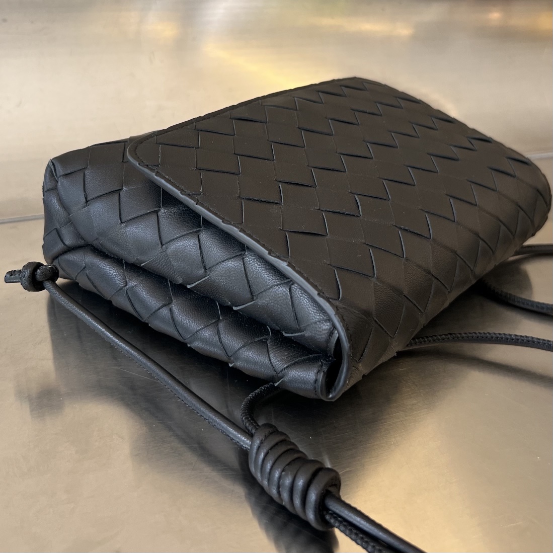 bo*te*ga Ve*ne*ta mini intrecciato cross-body bag