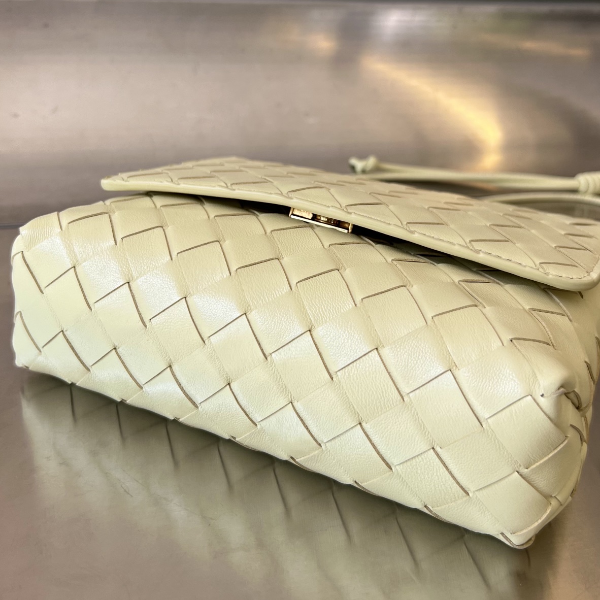 bo*te*ga Ve*ne*ta mini intrecciato cross-body bag