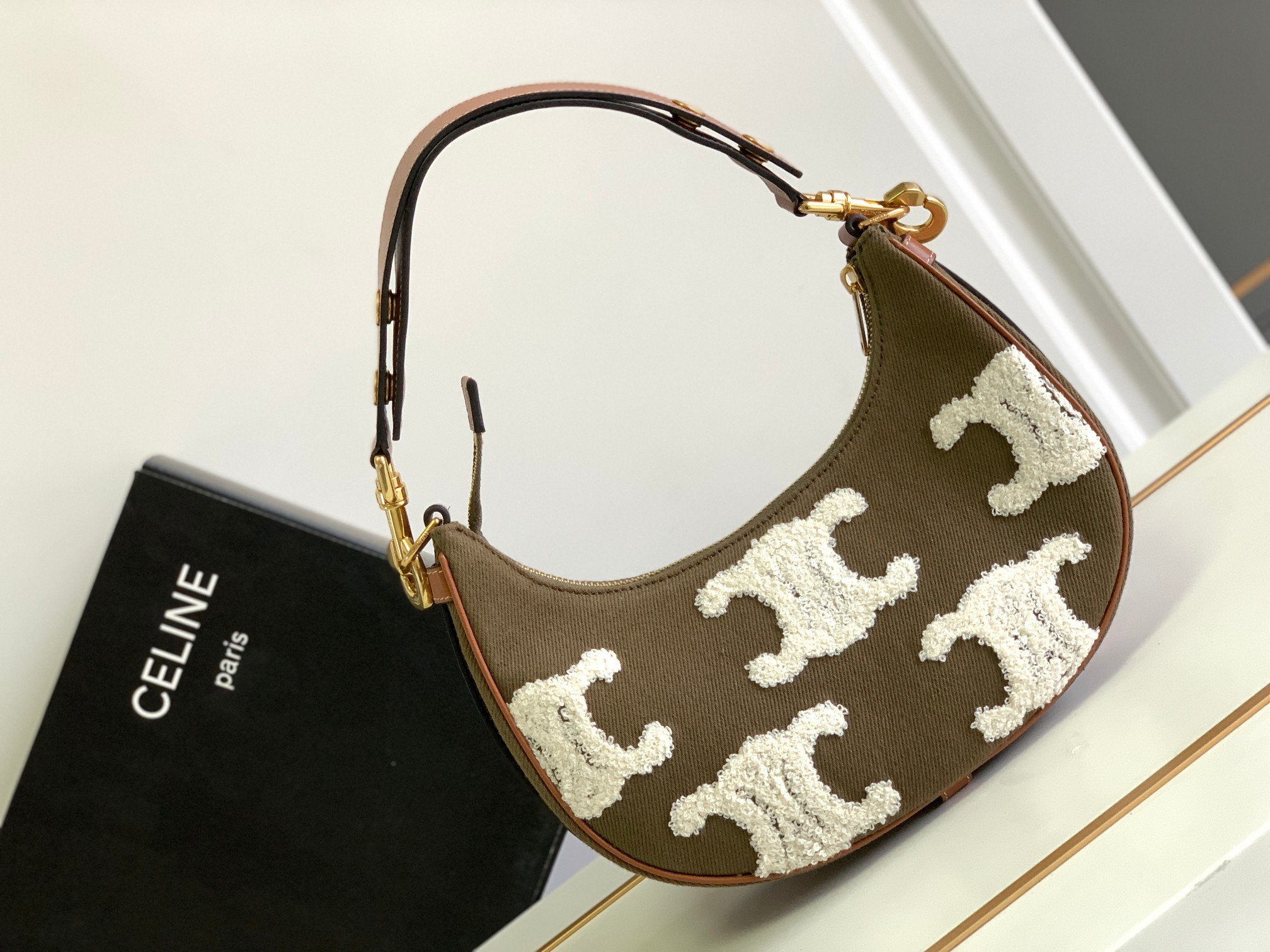 Ce**e ava bag