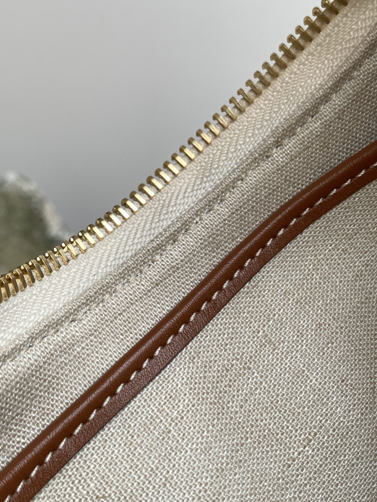 Ce**e ava bag