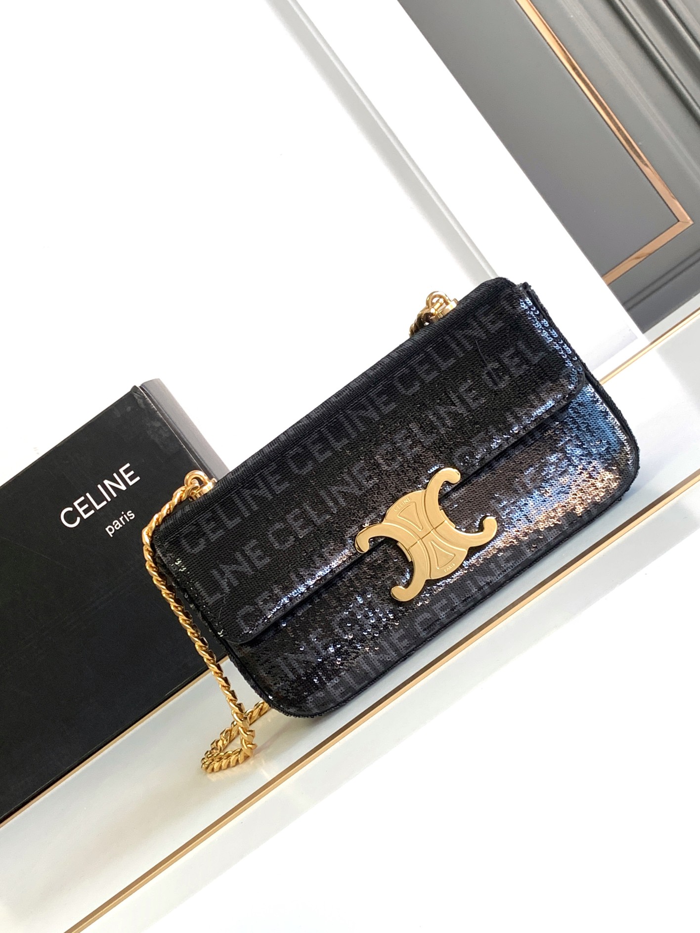 Ce**e Ce**e chain shoulder bag claude