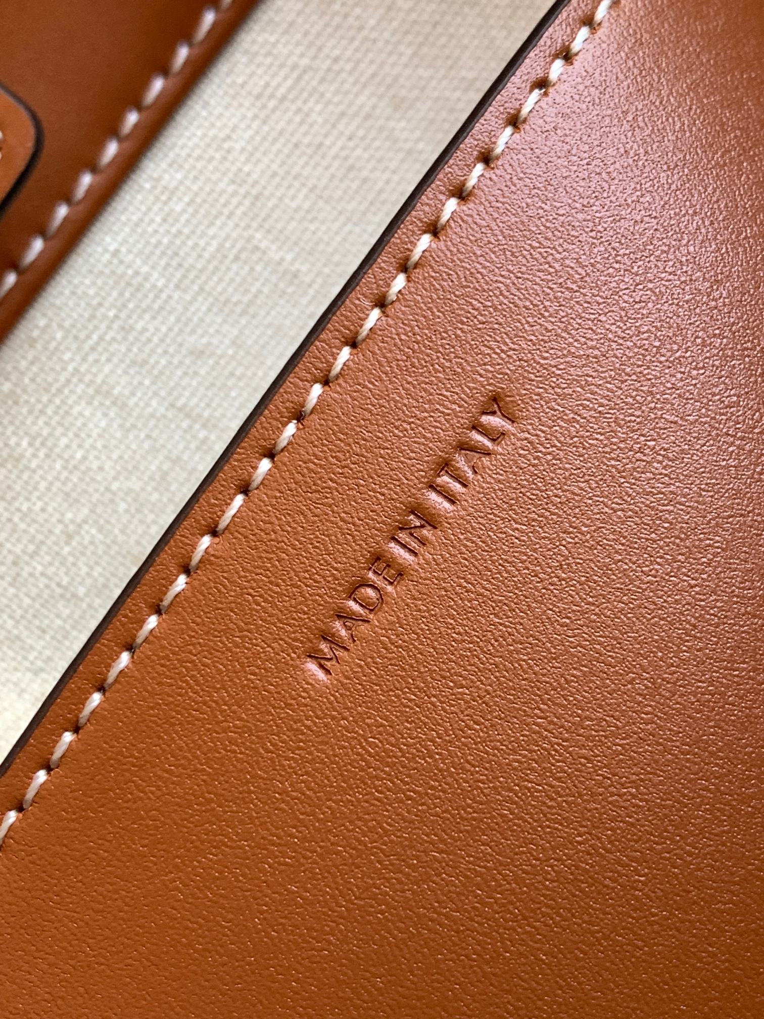 Ce**e bucket cuir triomphe bag