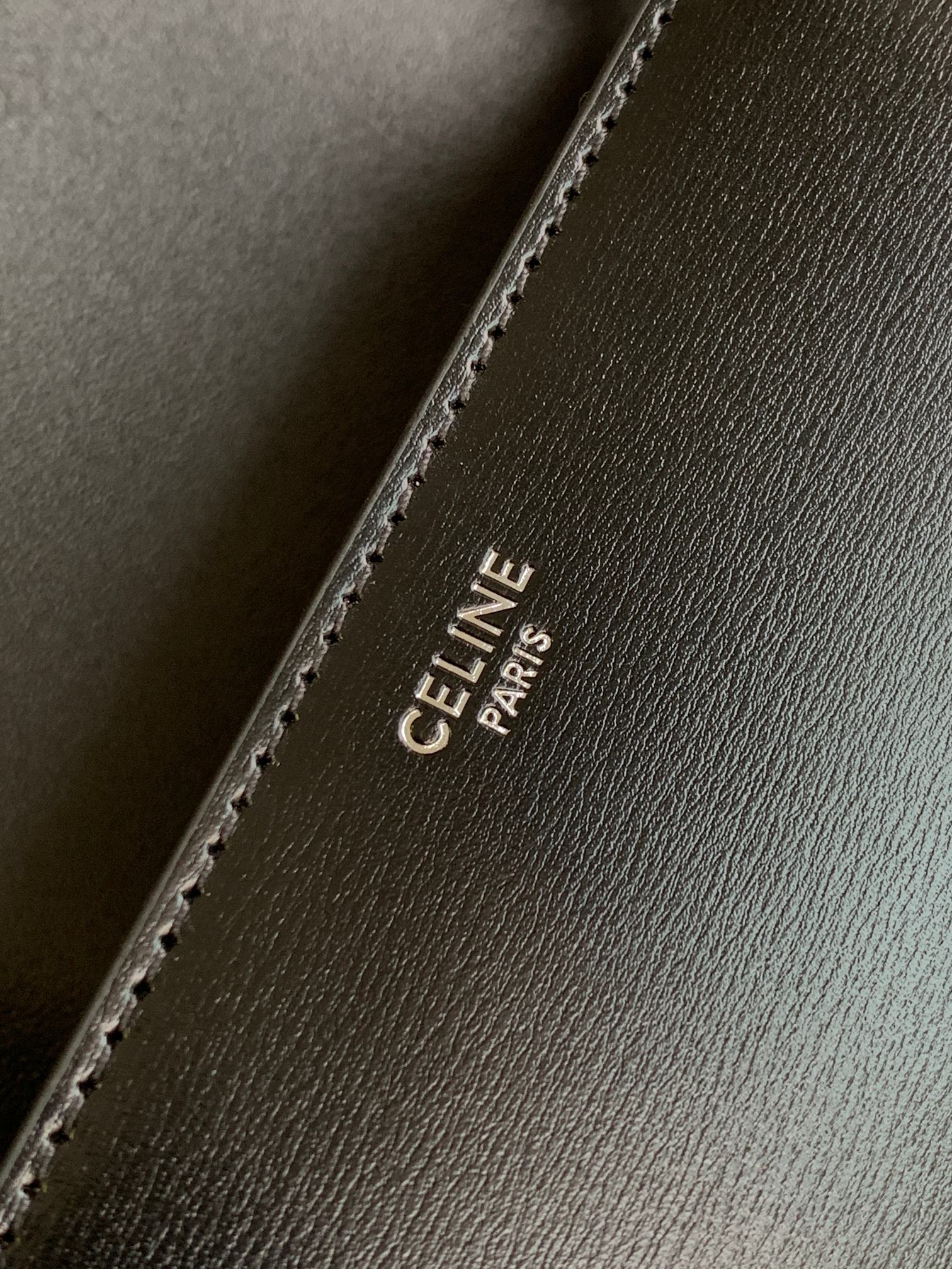 Ce**e classique triomphe bag