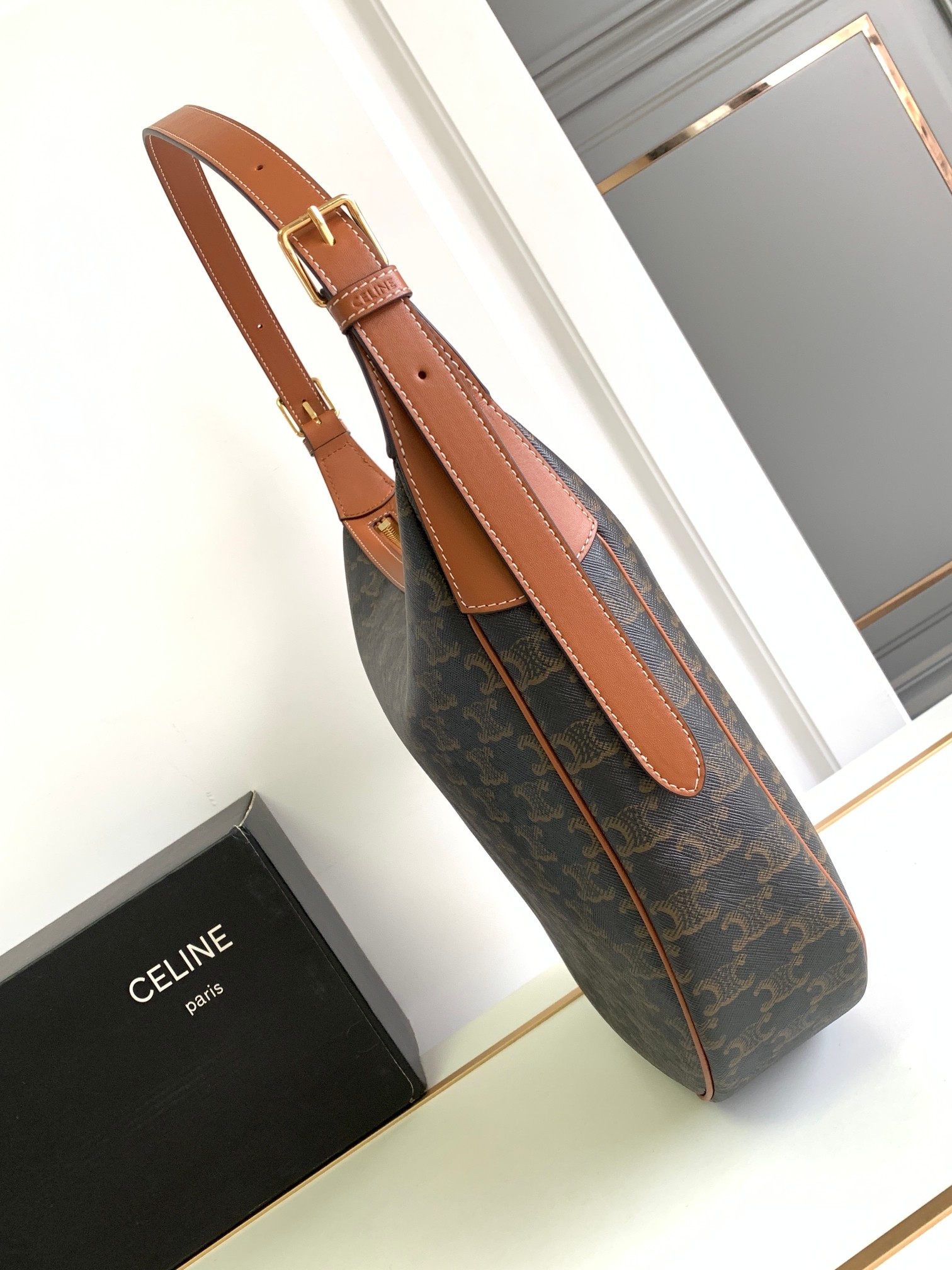 Ce**e heloise bag in triomphe canvas and calfskin tan