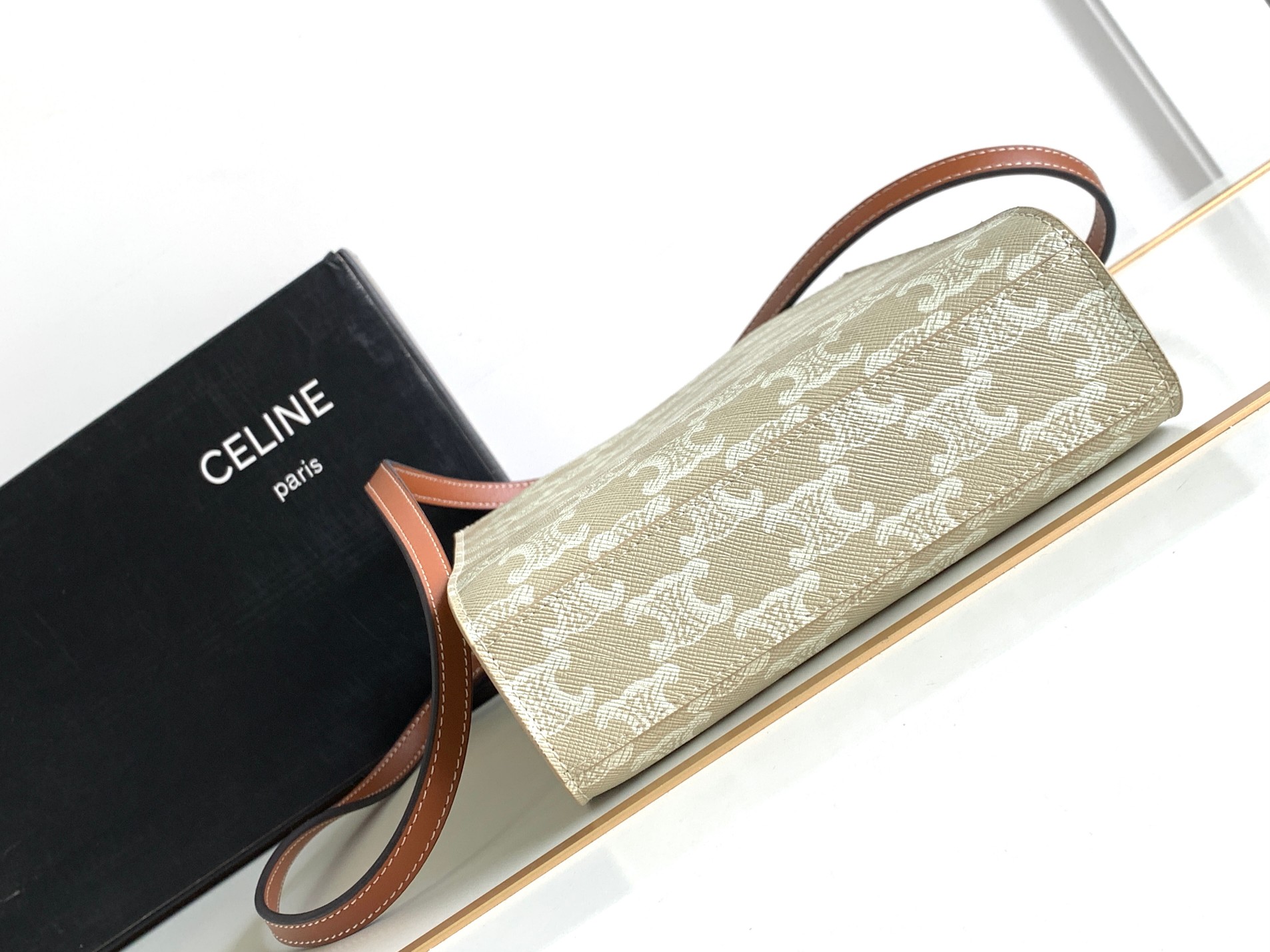 Ce**e cabas triomphe tote