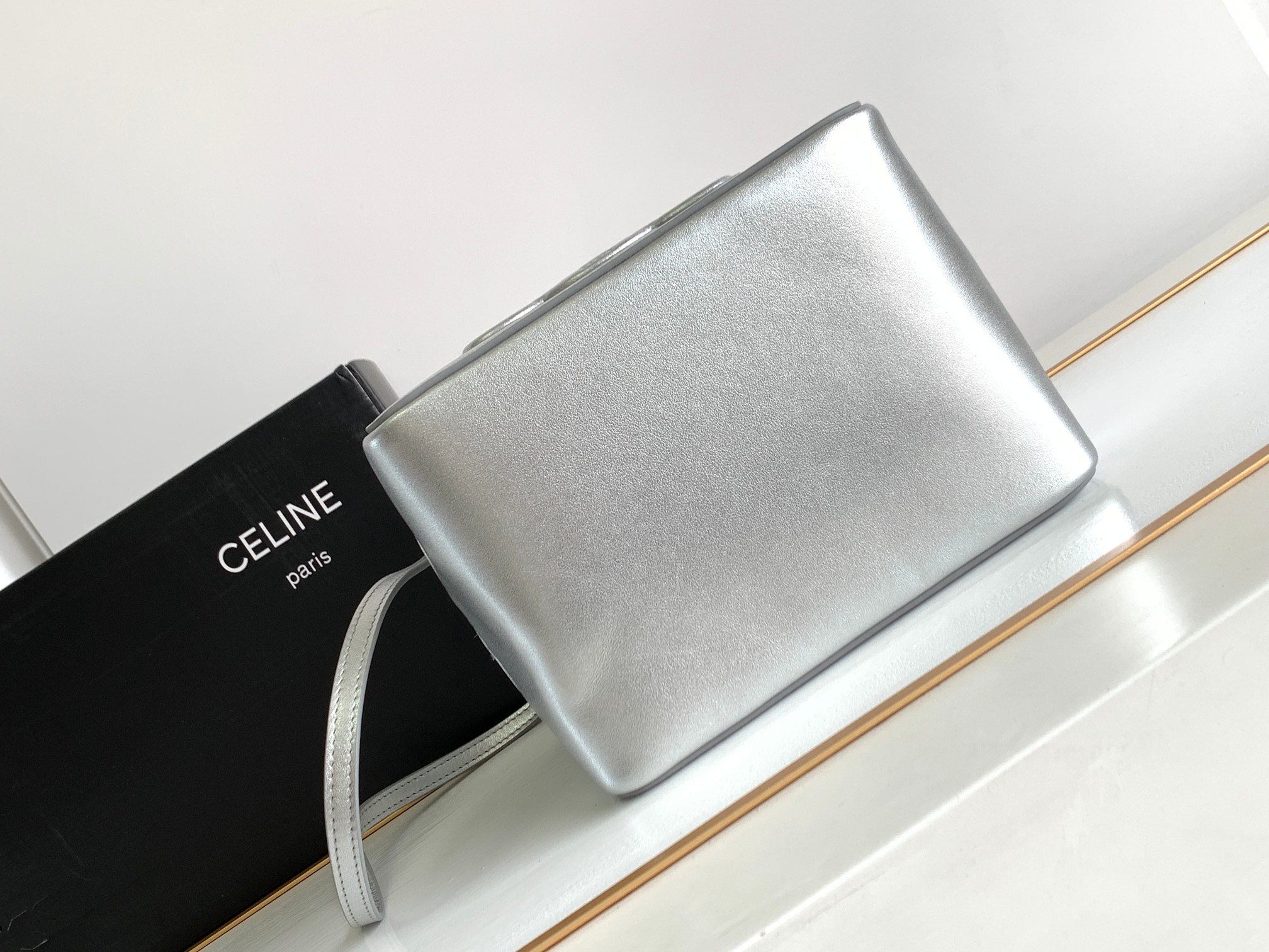 Ce**e folded cube bag in smooth calfskin