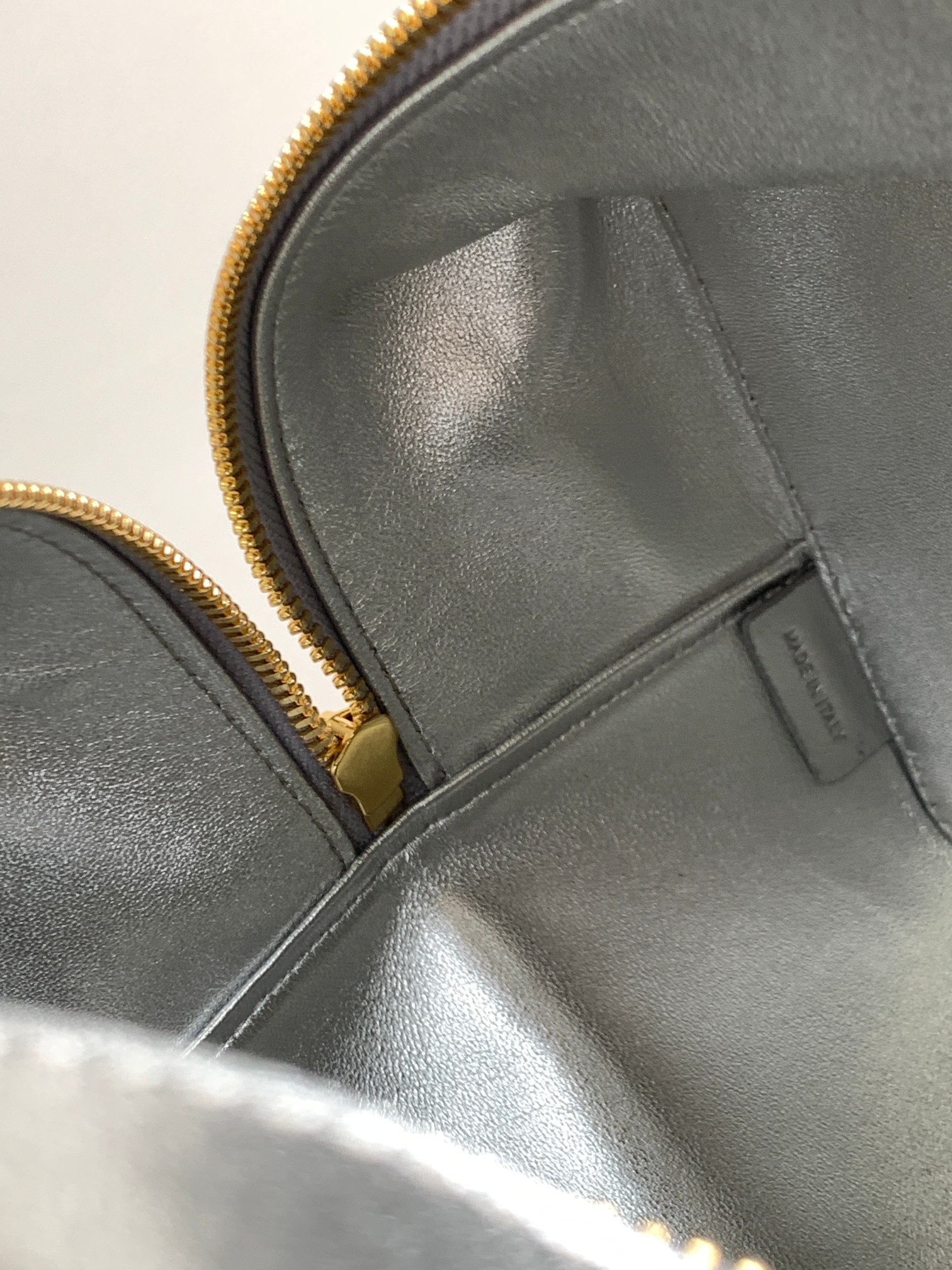 Ce**e folded cube bag in smooth calfskin