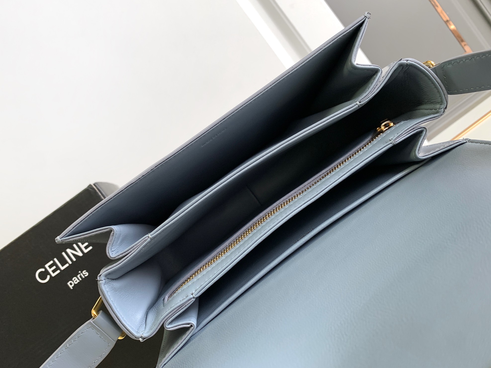 Ce**e classique triomphe bag