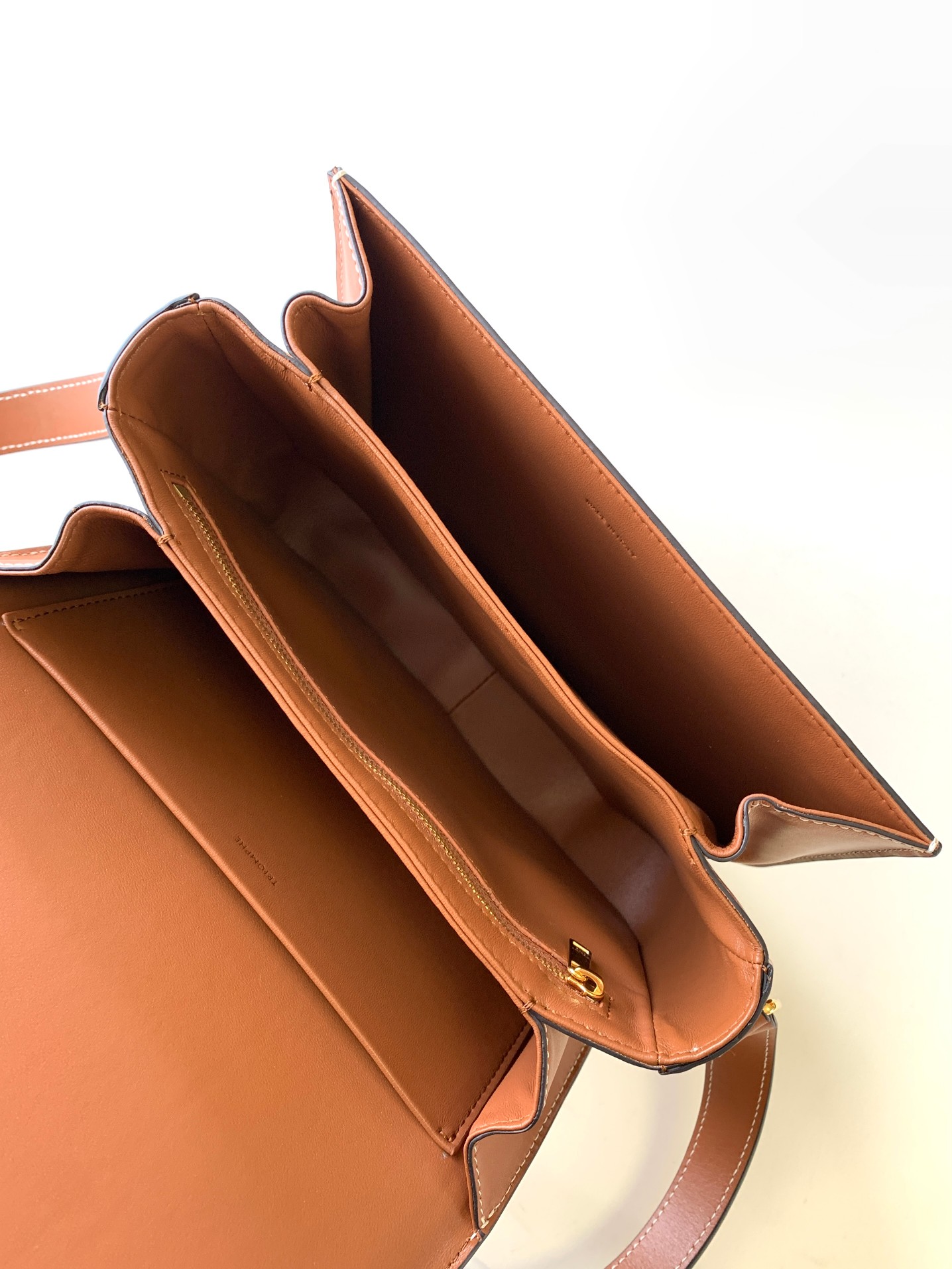 Ce**e classique triomphe bag