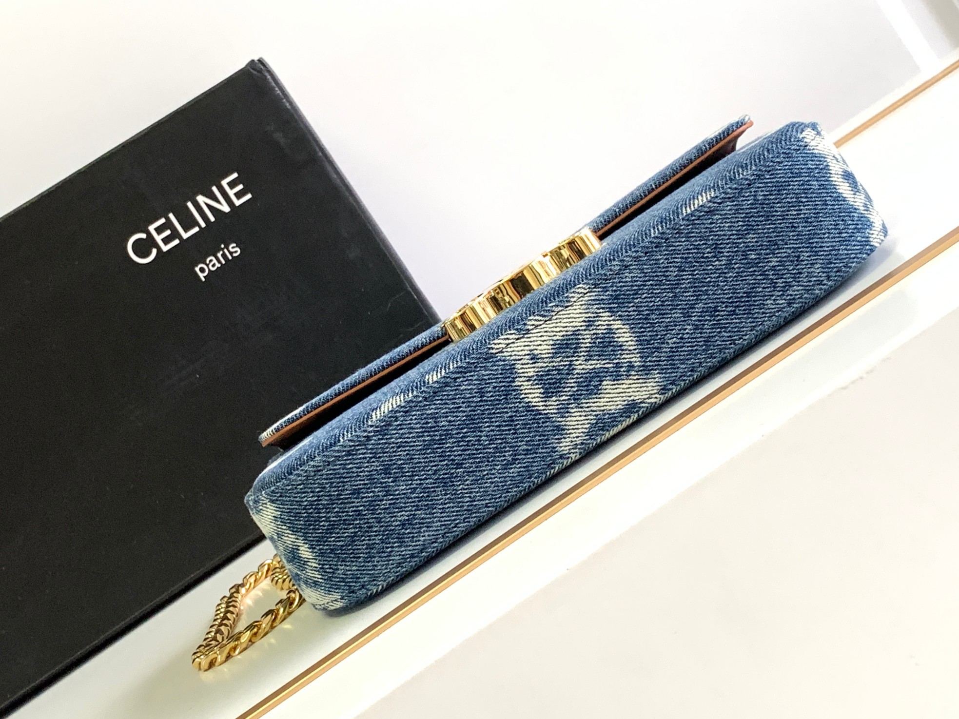Ce**e Ce**e chain shoulder bag claude