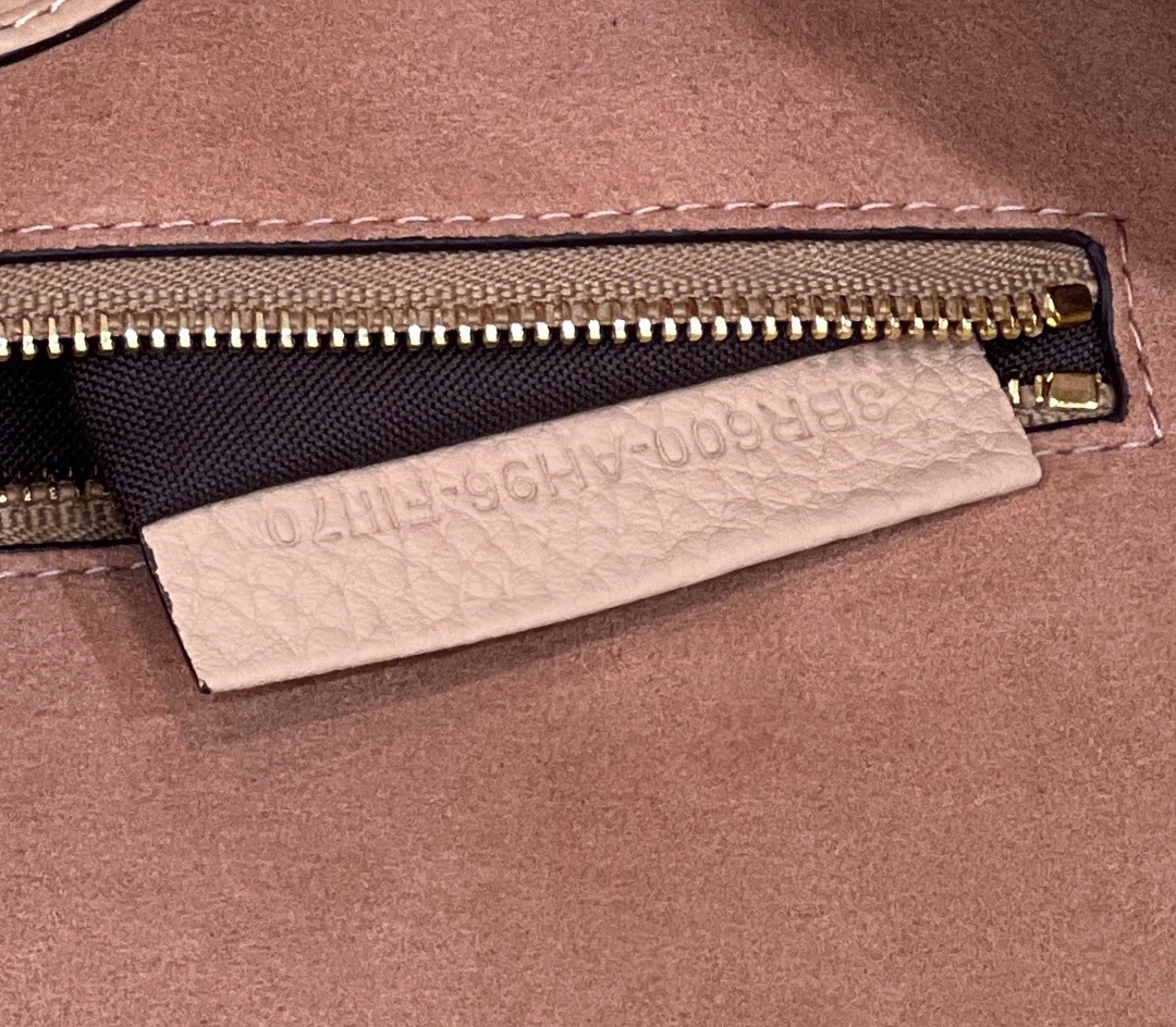 F**di baguette bag