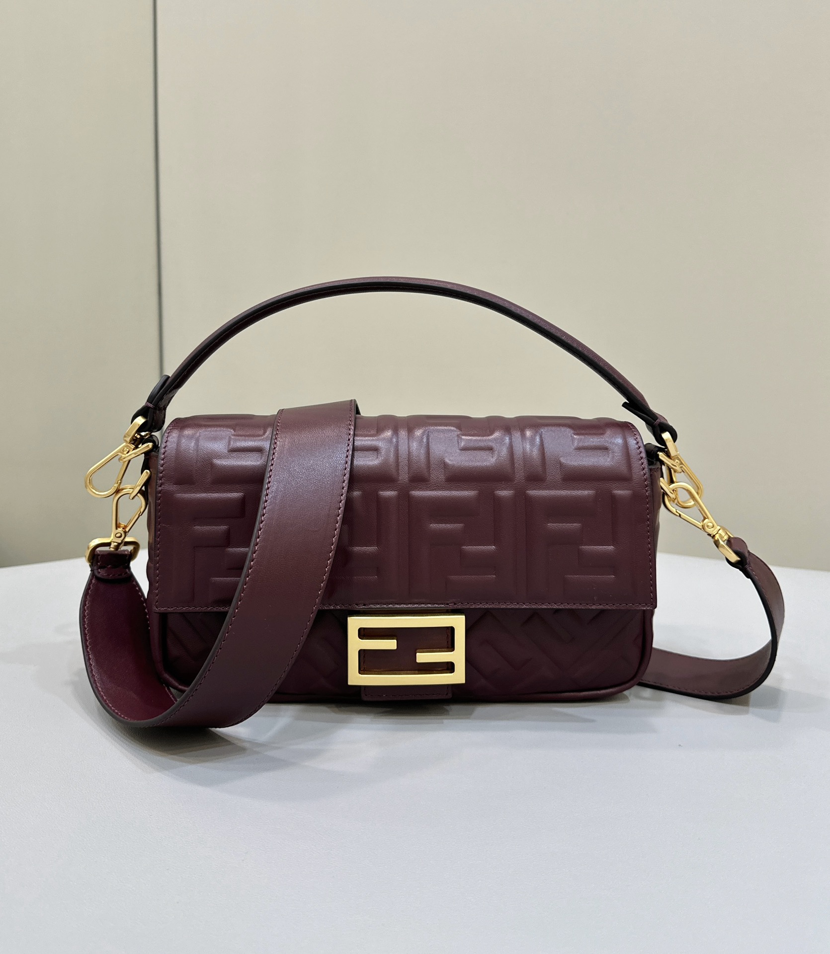 F**di baguette medium bag