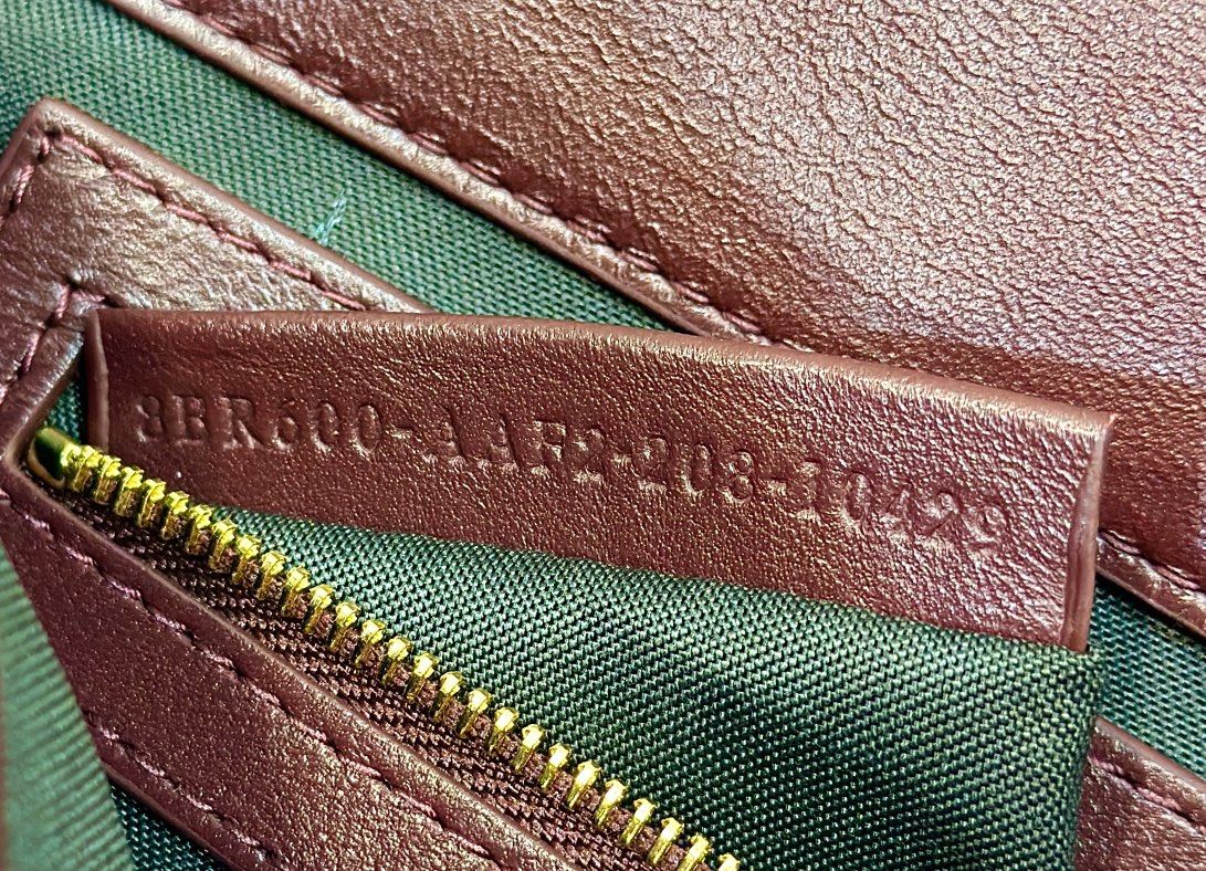 F**di baguette medium bag