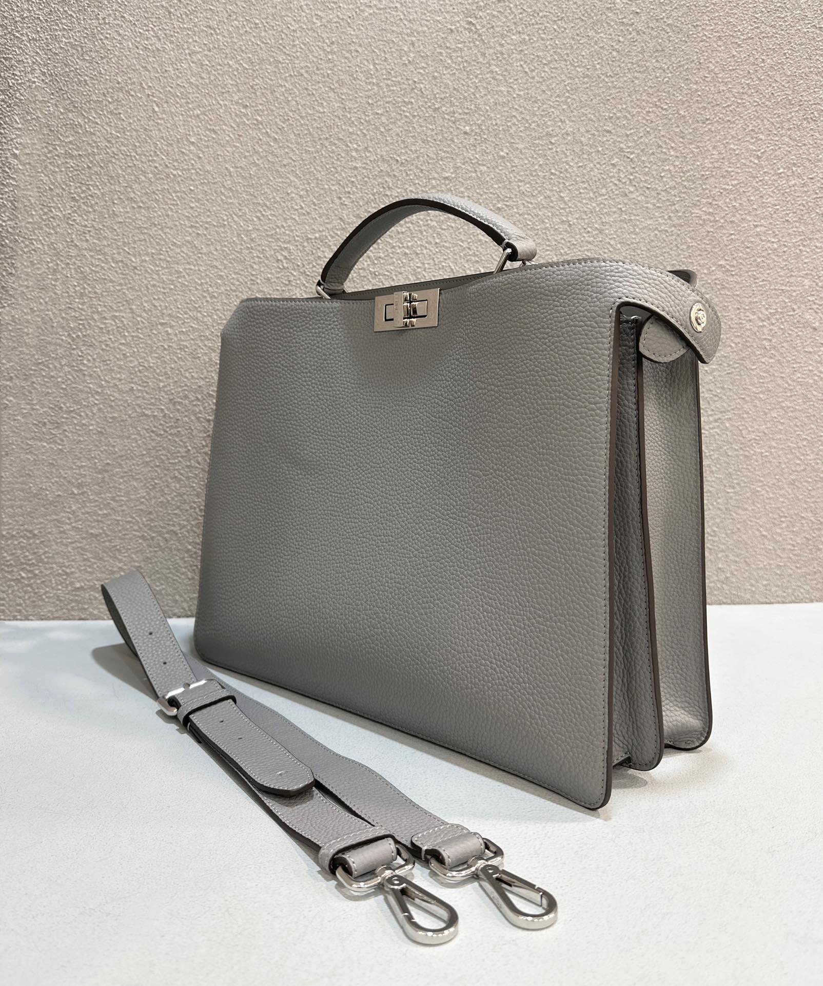 F**di peekaboo i see u handbag