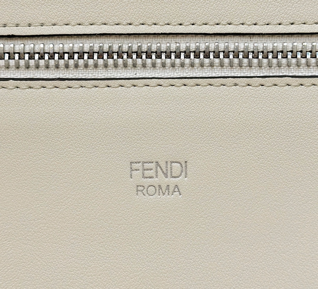 F**di peekaboo i see u handbag