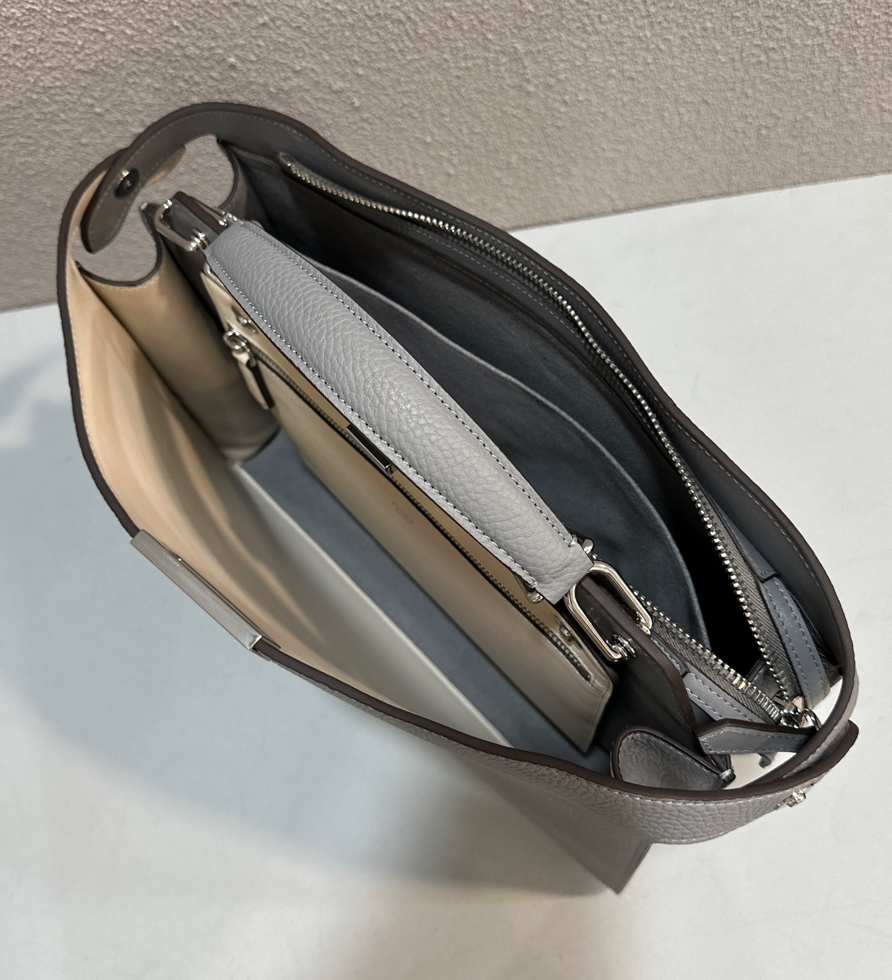 F**di peekaboo i see u handbag