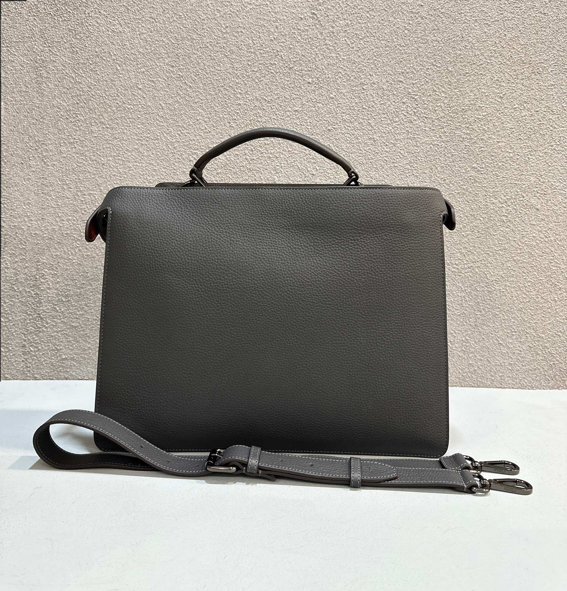 F**di peekaboo i see u handbag