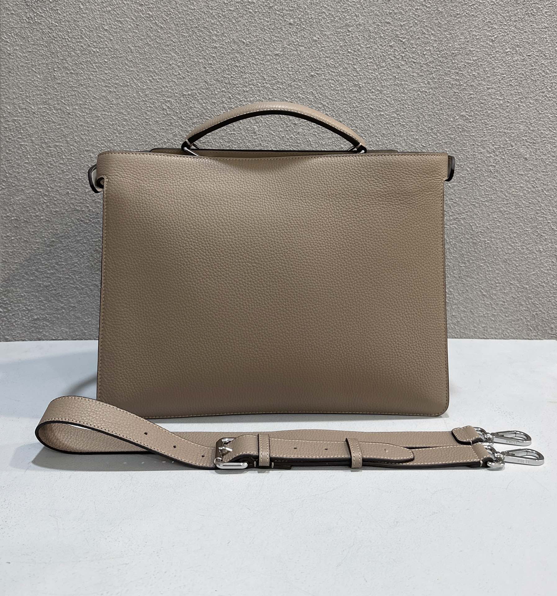 F**di peekaboo i see u handbag