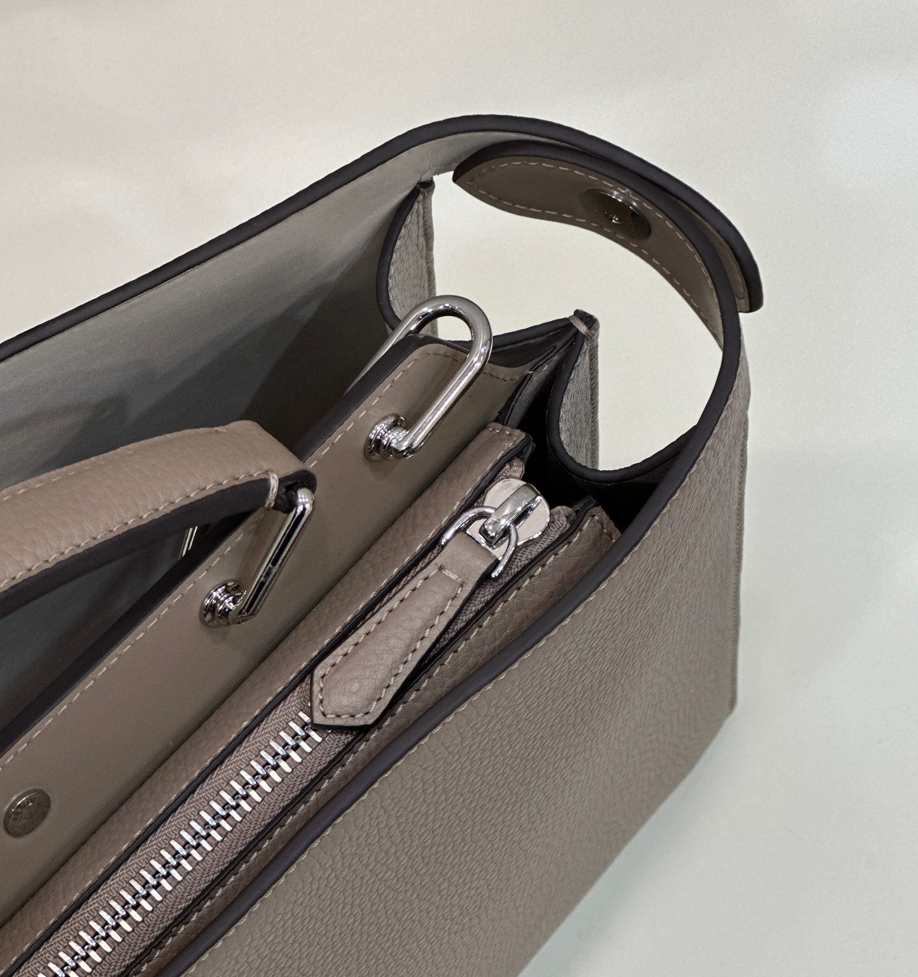 F**di peekaboo i see u handbag