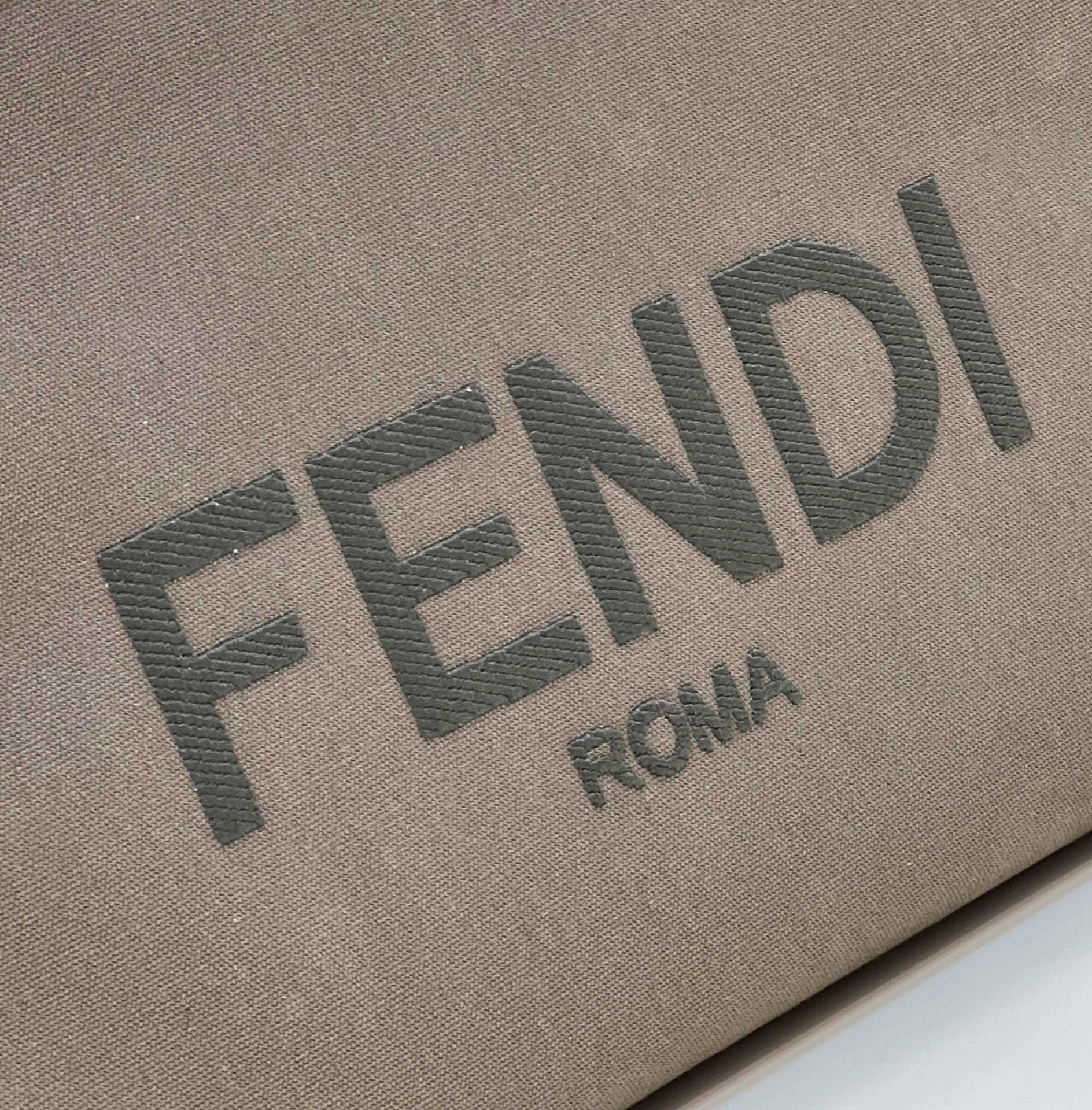 F**di peekaboo tote bag