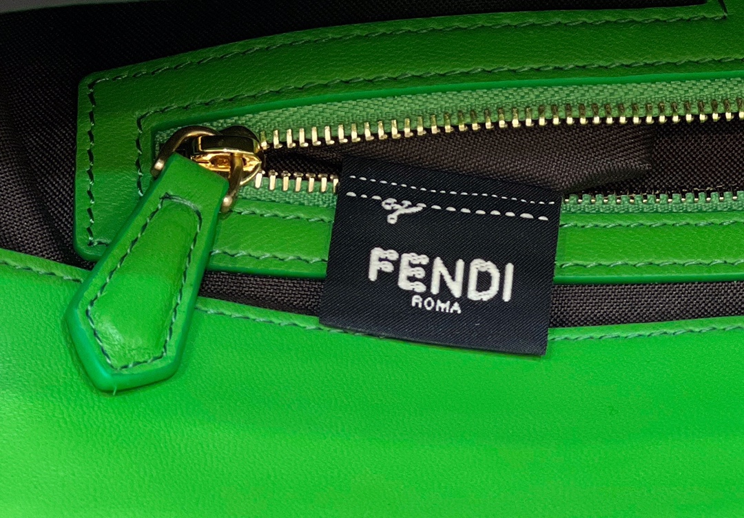 F**di baguette medium bag