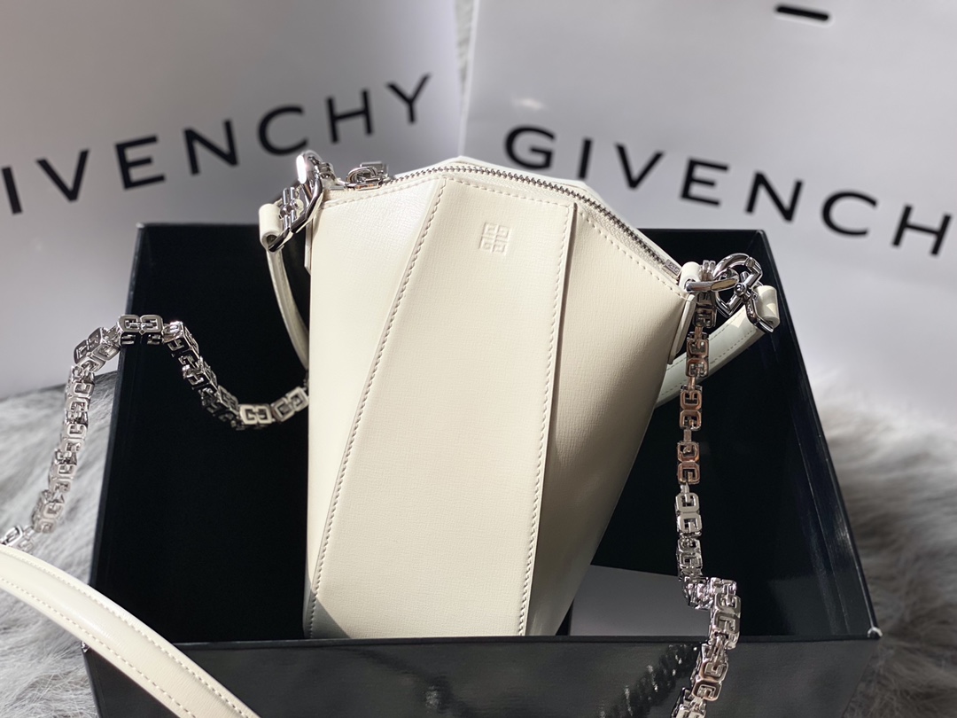 Givenchy Antigona Lock Bag