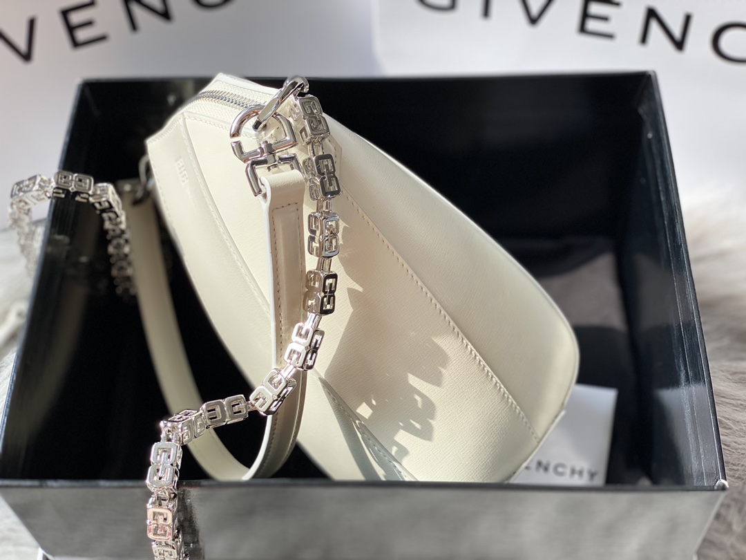 Givenchy Antigona Lock Bag