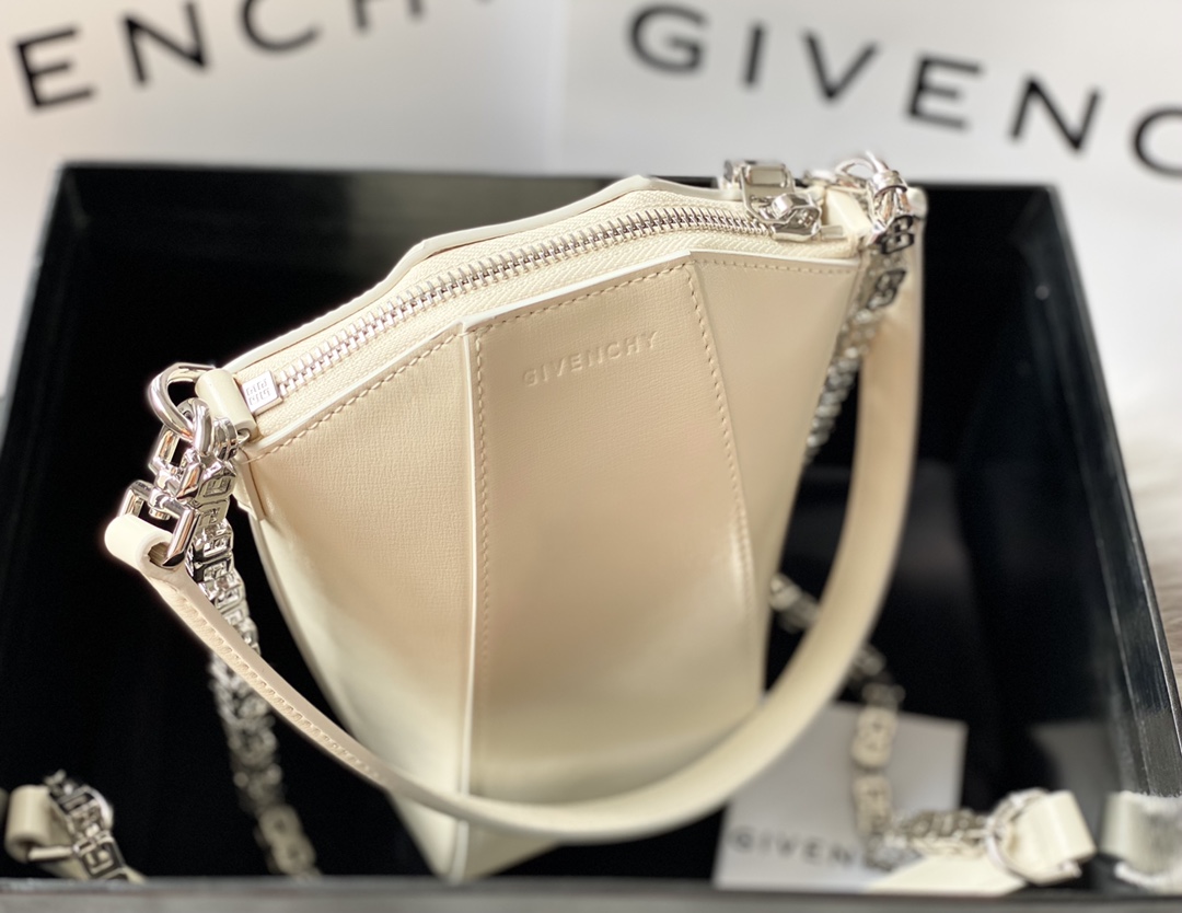 Givenchy Antigona Lock Bag