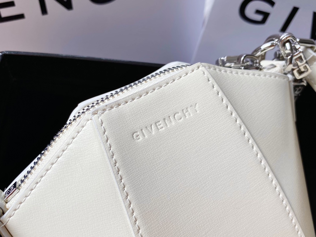 Givenchy Antigona Lock Bag