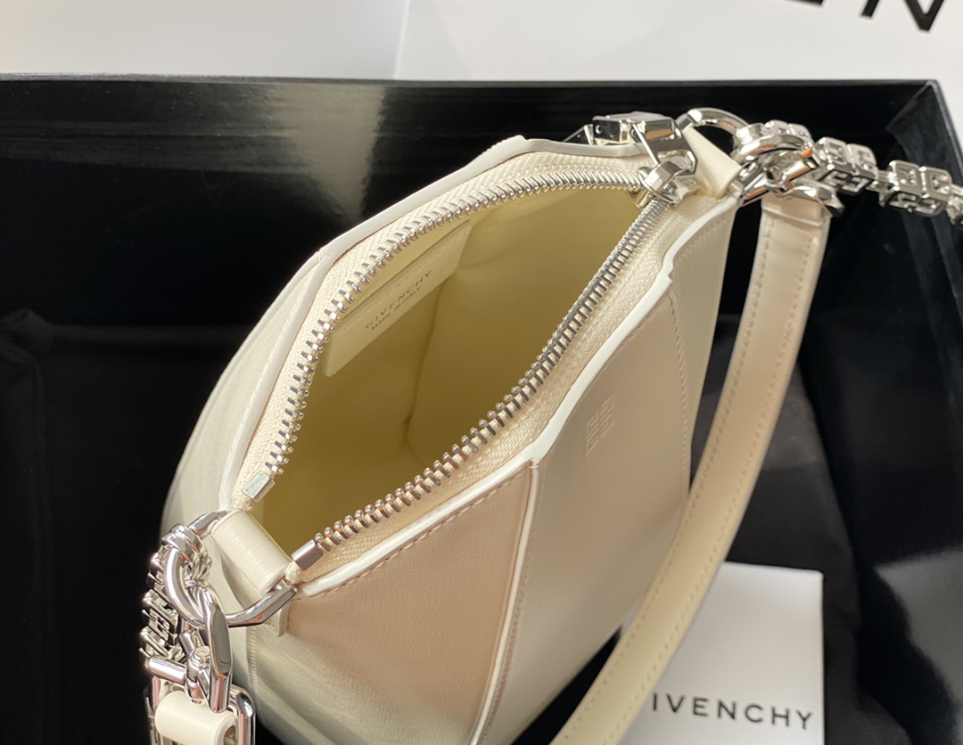 Givenchy Antigona Lock Bag