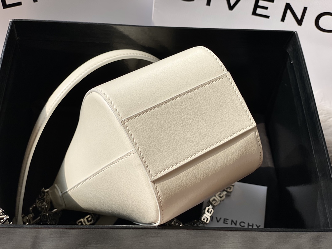 Givenchy Antigona Lock Bag
