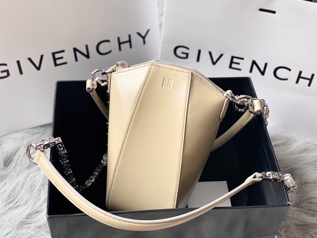 Givenchy Antigona Lock Bag