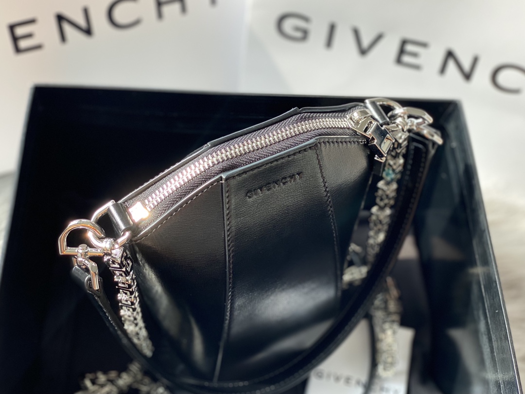 Givenchy Antigona Lock Bag