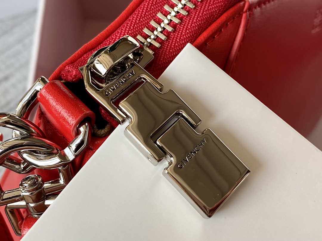 Givenchy XS Antigona Bag