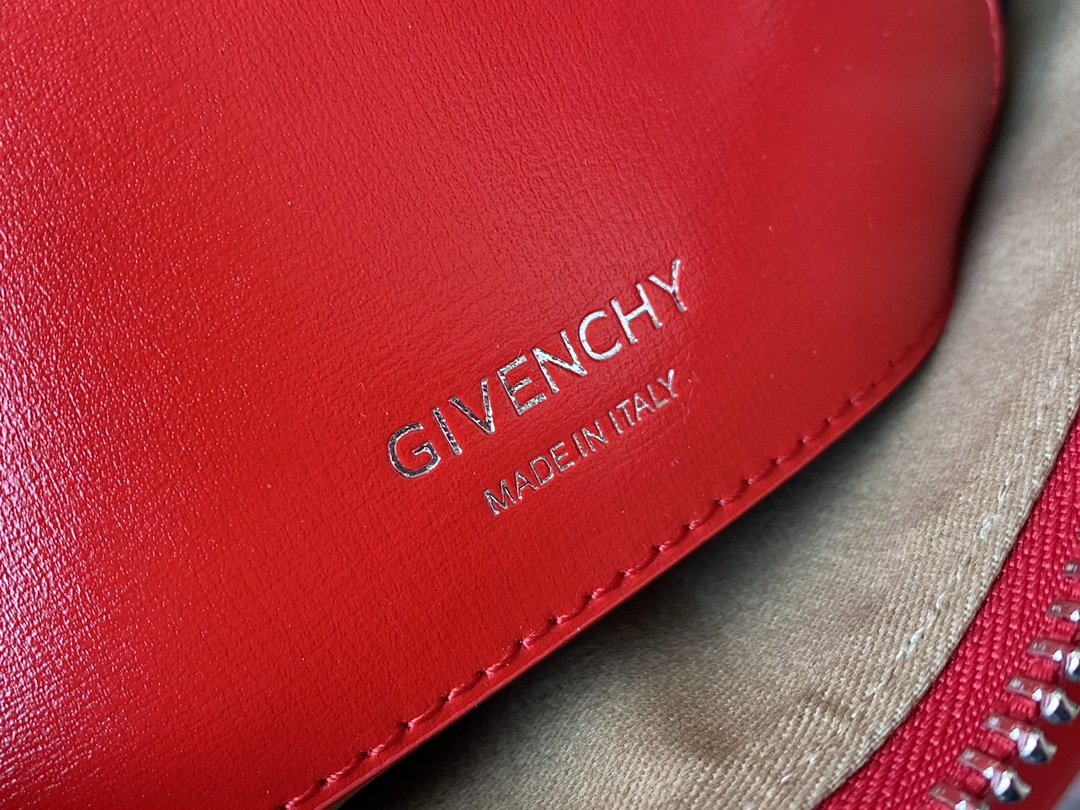 Givenchy XS Antigona Bag