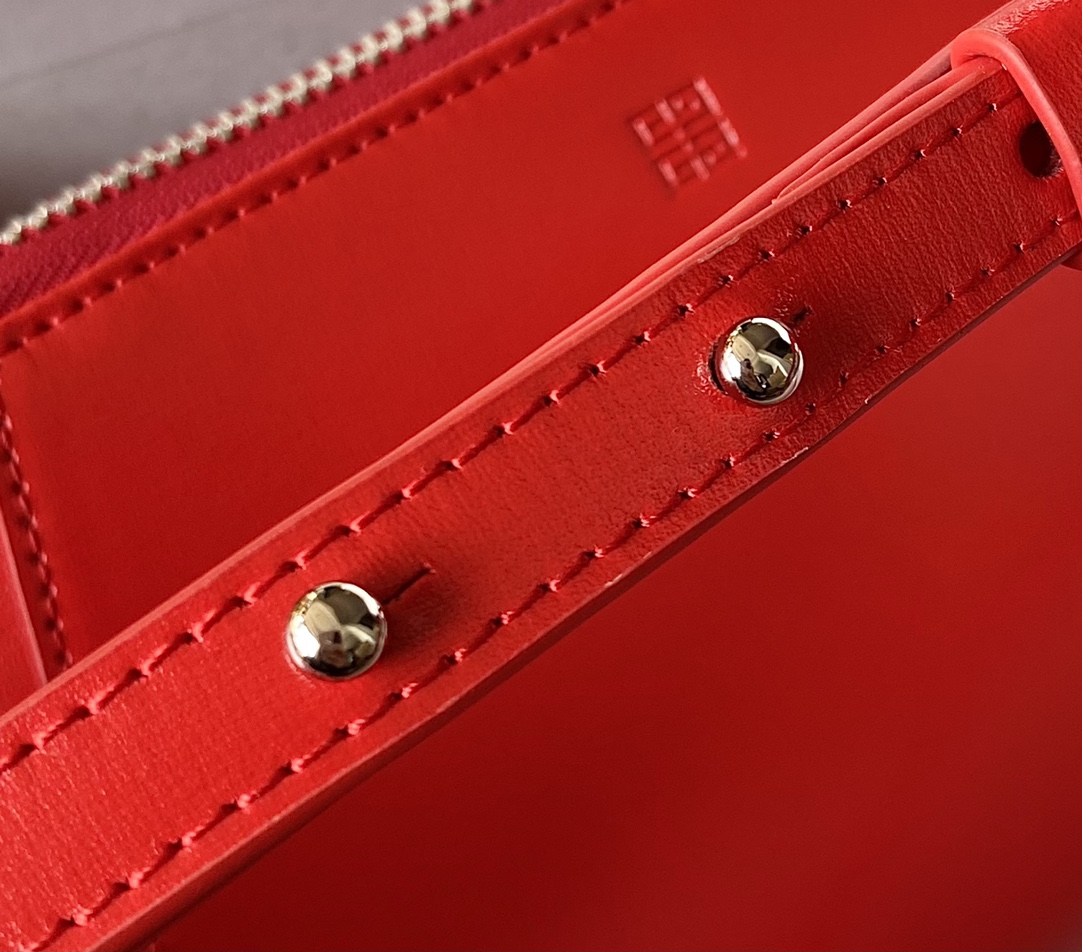 Givenchy XS Antigona Bag
